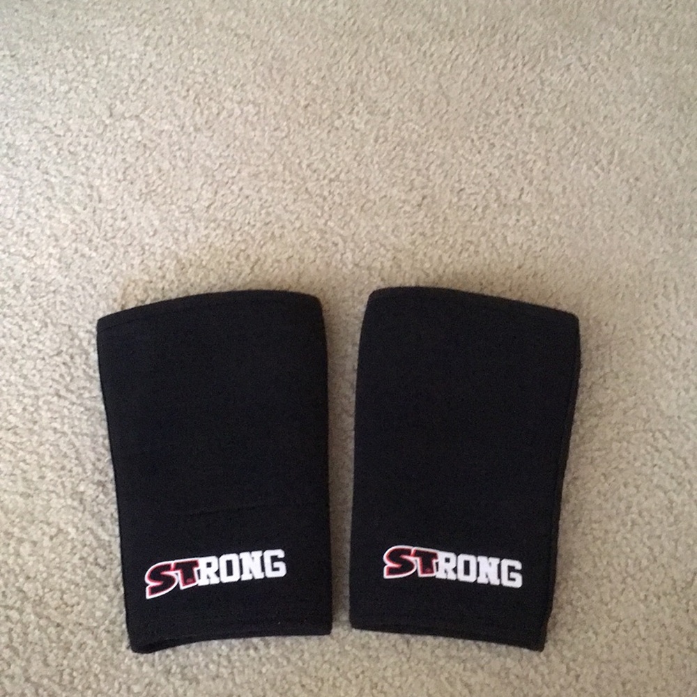 STrong Knee Sleeves Size Small